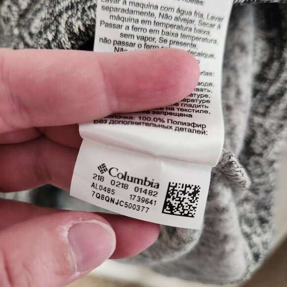 COLUMBIA Black White Print Sweater Season Pullover NWT - Picture 6 of 6
